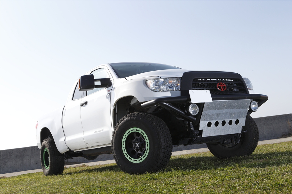 GALLERY : Offroader Beadlock + TOYOTA Tundra : 日本発  4WDブランド---RAGUNA,INC.：ラグナ株式会社 高性能・高品質・ニューデザインを追求し、常にユーザー様が求める最適性能ホイールを、フレキシブルに生産かつ安定的に供給する一貫生産供給体制こそが、ラグナの方針  ...